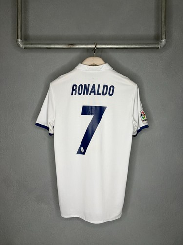 Real madrid cristiano - •,